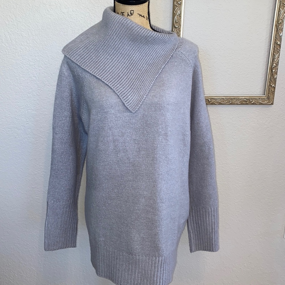 For the Republic Oversized Split a turtleneck Sweater Size Medium